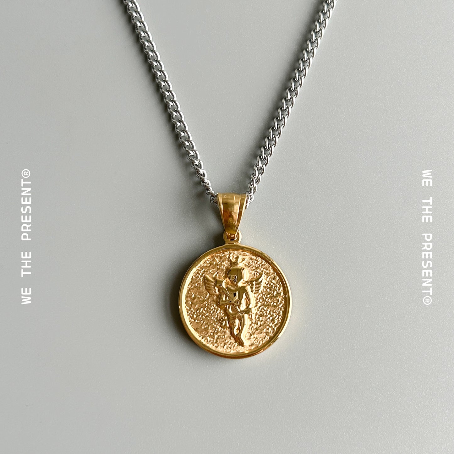 Querubim Gold Pendant Necklace